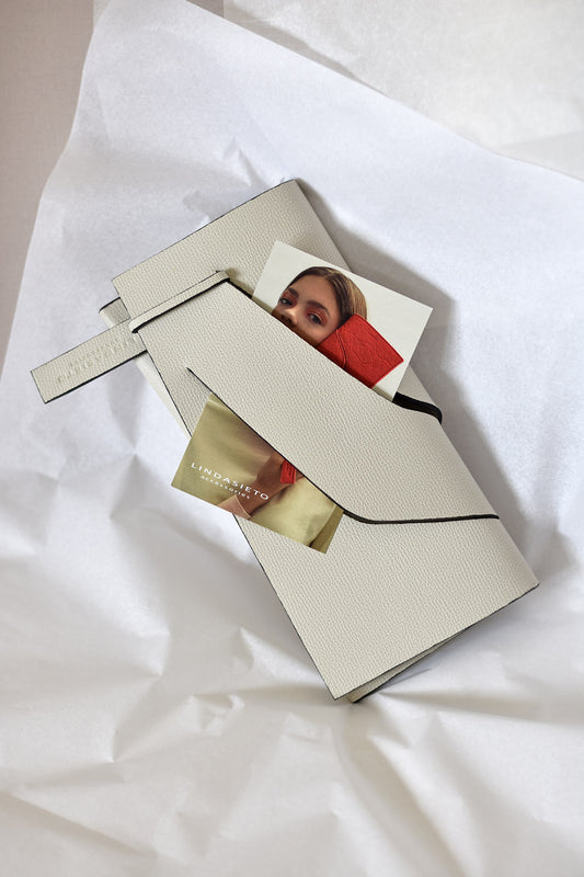 Mini Diagonal Slashed Clutch - Off White - Architectural Designer Bőr Táska