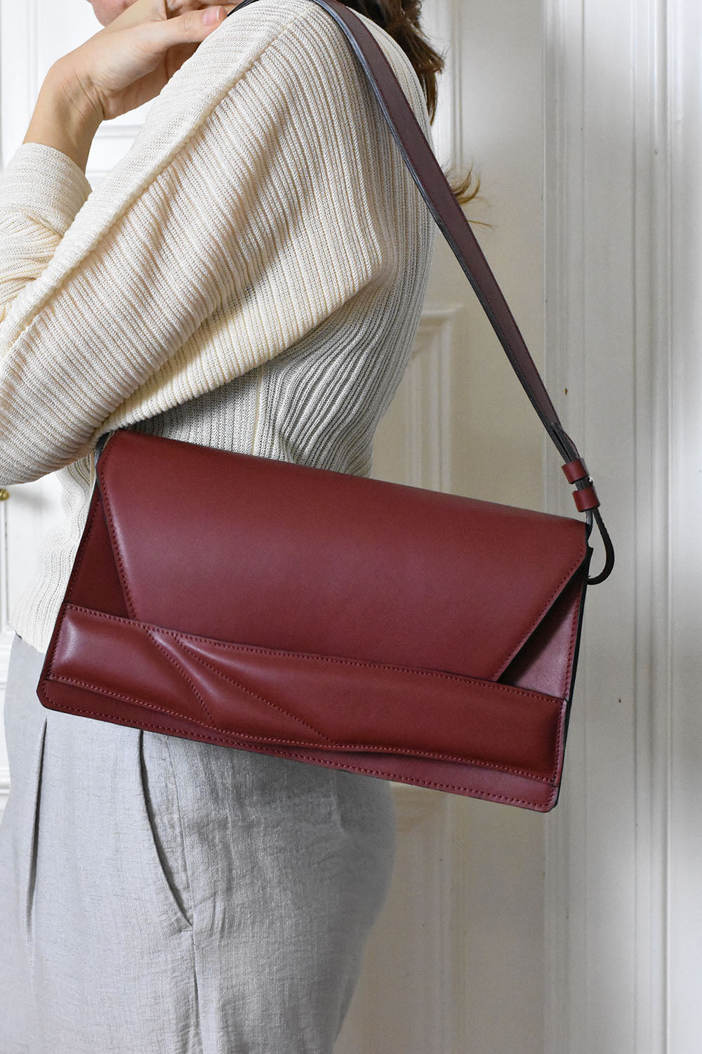 Diagonal Slashed Clutch Boríték Táska - Size + Colour Options