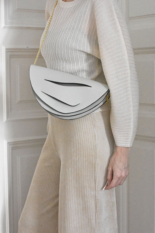 Handmade bridal,wedding clutch bag handcrafted from genuine Italian leather,or vegan custom colors, elegant, white handbag, crossbody purse with unique wrist strap,anniversary gift by Budapest,EU based designer. Elegáns, egyedi, fehér, designer borítéktáska, menyasszonyi táska, válltáska magyar táskatervező márka.