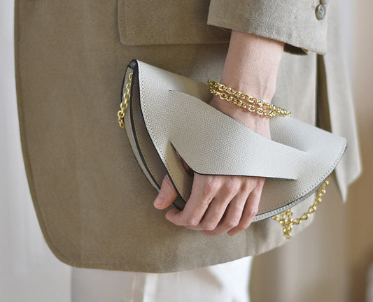 lindasieto off white leather sculptural mini dune bag, clutch to crossbody, wedding occasion purse, magyar designer fehér bőr női esküvői táska