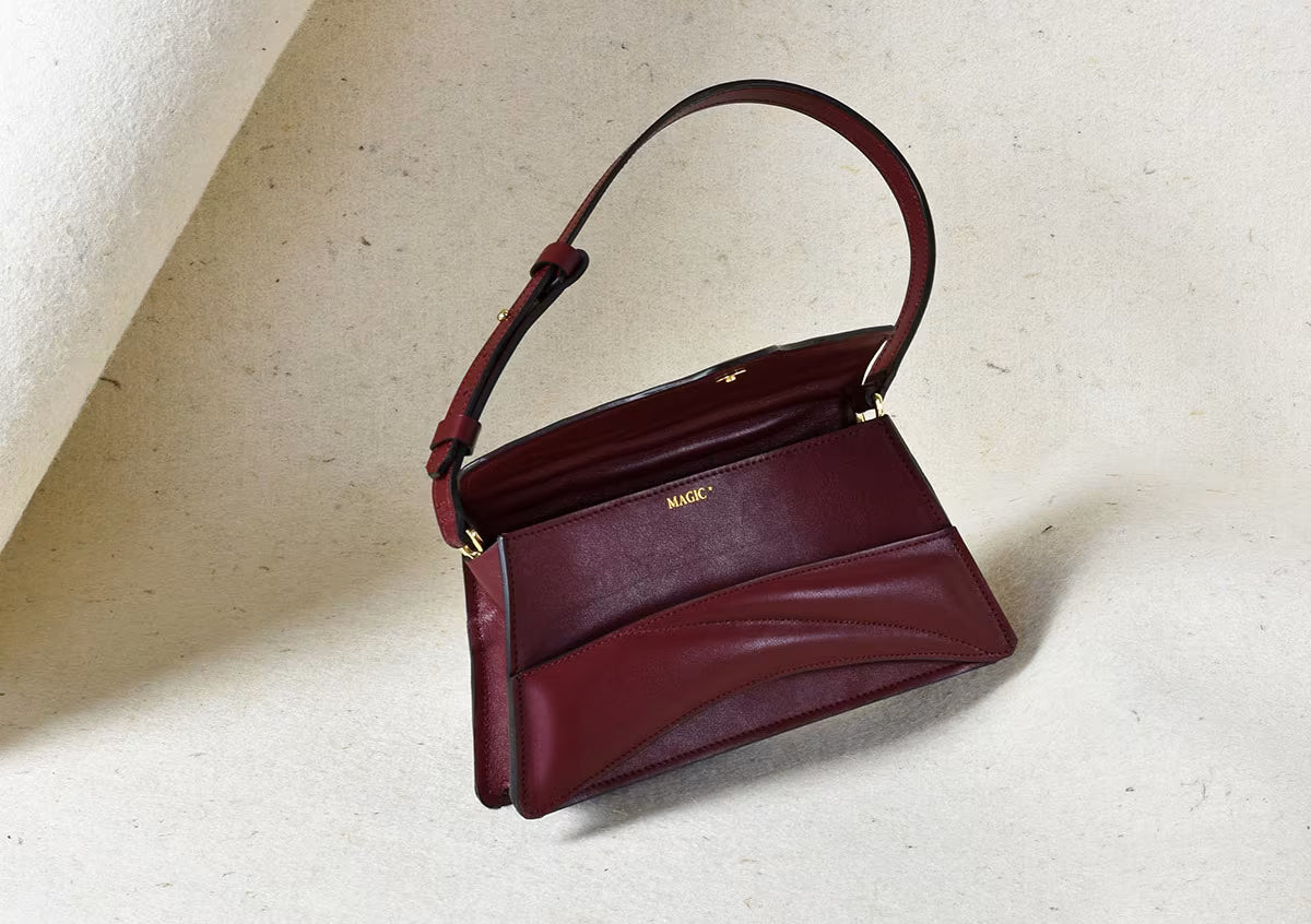 magyar designer bordó bőr táska személyre szabott arany monogram lindasieto dark red personalised leather clutch shoulder bag